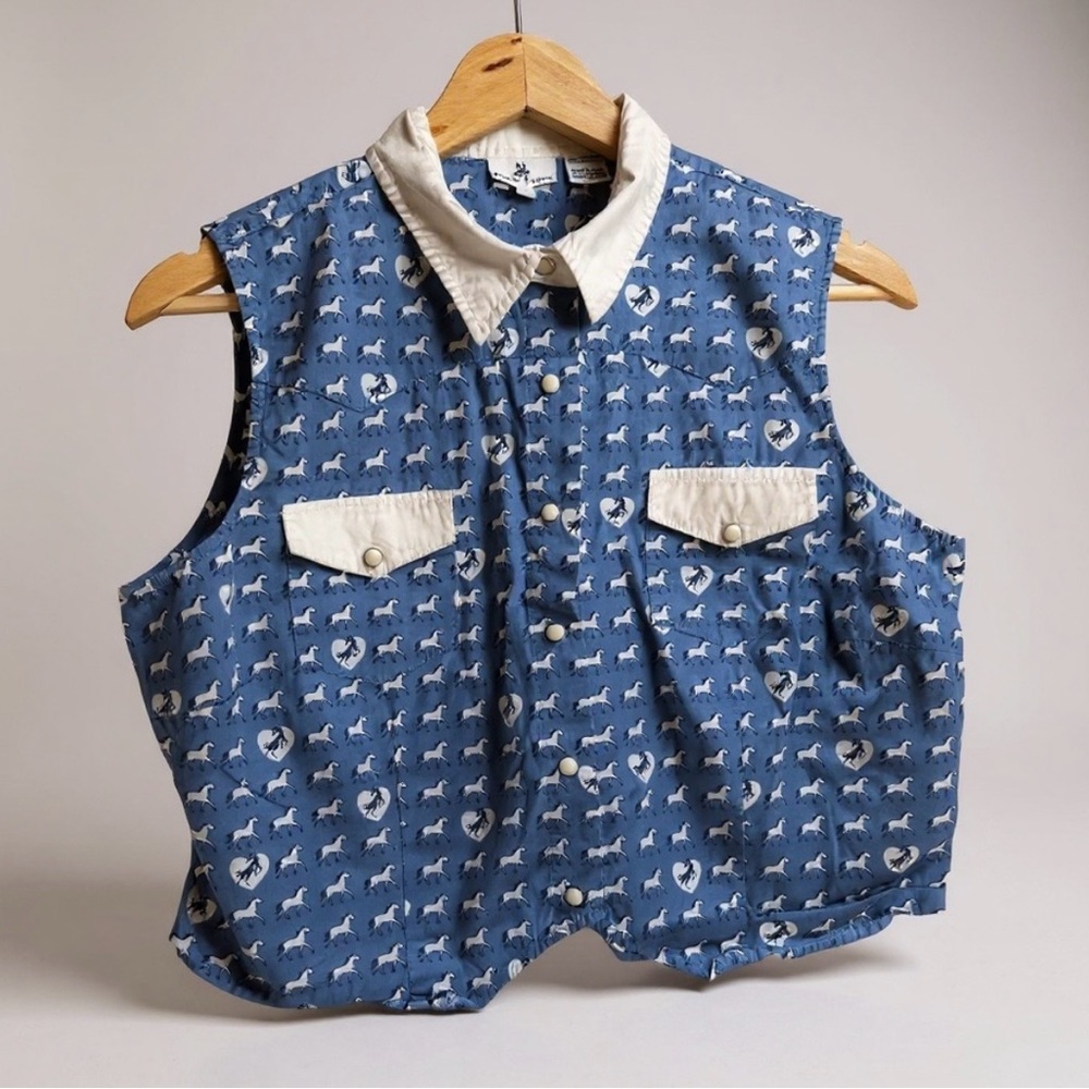 ANGEL RANCH 100% COTTON HORSE PRINT BUTTON UP TOP 20” PTP